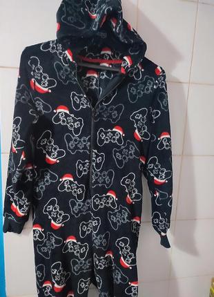 Пижама кигурумы очень теплая и мягкая на 8-12 лет. рост 122-146см. материал велсофт. капюшон,