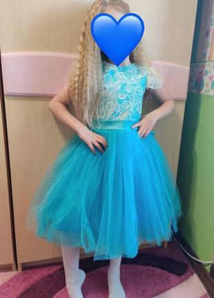 Платье с фатиновой юбкой