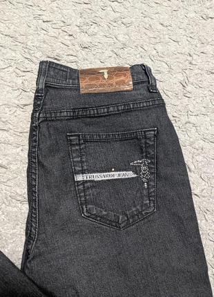 Джинсы trussardi jeans, size 28, типа клеш, хорошо тянутся, полупояс 36-38 бедра 49 посадка 26/31 длина 99 ширина штанины 21