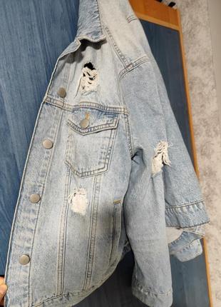 Джинсова куртка  рвана