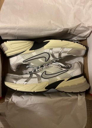 Кроссовки унисекс nike v2k run оригинал