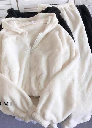 Костюм плюшевый