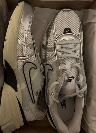 Кроссовки унисекс nike v2k run оригинал 6
