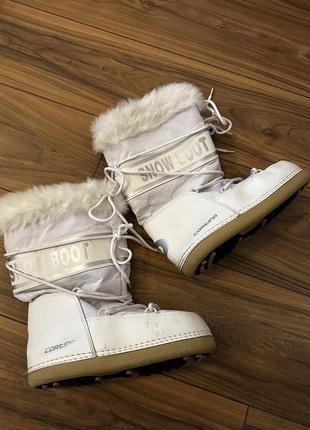 Продам біленькі snow boot