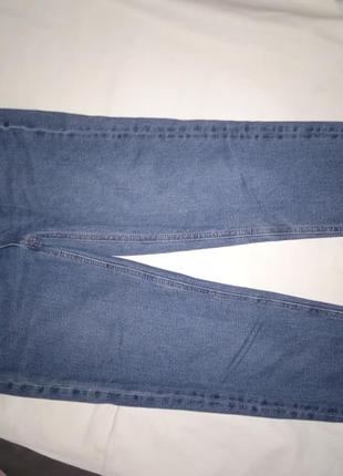 Джинсы мом