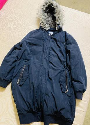 Жіноча фірмова парка довга куртка m-l 48 розмір віддаю