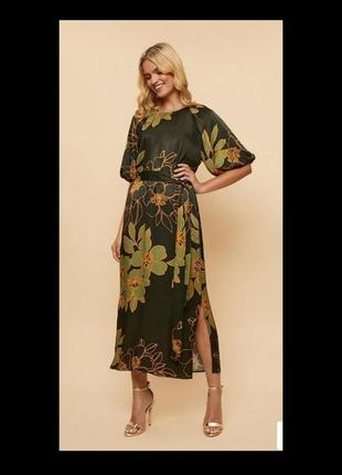 Платье атласное с пояском