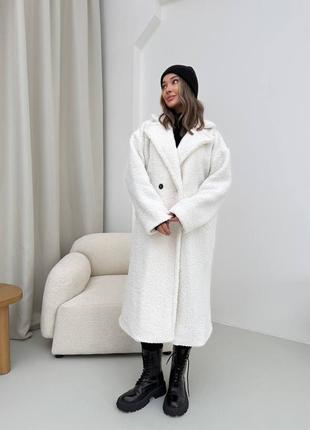 Женское пальто тедди из искусственного меха на подкладке длинное свободное оверсайз с поясом с карманами с отложным воротником белая серая черная коричневая бежевая