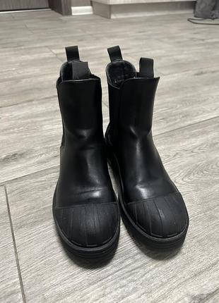 Челси на массивной подошве