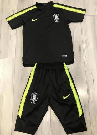 Костюм для фитнеса, бега, спортзала (футболка и шорты)