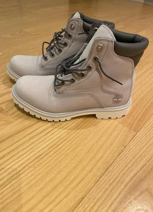 Черевики timberland бежевого кольору