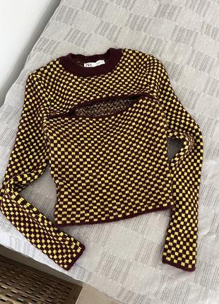 Желтый джемпер в клетку с вырезом над грудью от zara