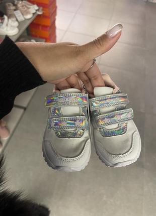 Кросівки на весну для дівчинки