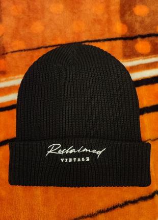 Оригинальн. достаточно теплая шапка reclaimed vintage.