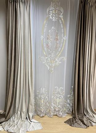 Готовый комплект бархатных штор и итальянской гардины с вышивкой