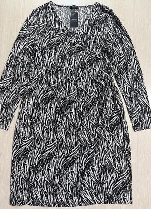 Платье в наличии.