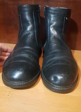 Продам черевики зимові.