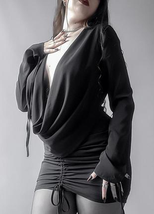 Приголомшлива чорна сукня зі звабливим декольте❤️‍🔥