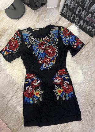 Сукня з вишивкою  valentino оригінал