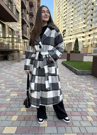 Красивое пальто в клетку!