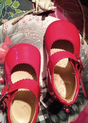 Туфельки красные испания