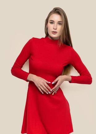 Трикотажна сукня в рубчик червона красное платье базовое трикотаж