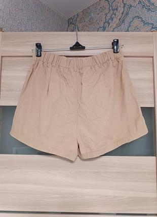 Стильные базовые шорты хлопка
