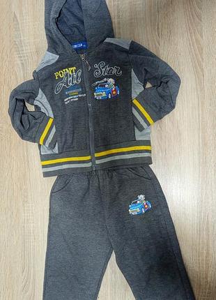 Костюм спортивный