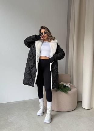 Женская длинная теплая стеганая куртка-пальто пуховик-парка с поясом зефирка с искусственным мехом без капюшона черная коричневая мокко бежевая6 фото