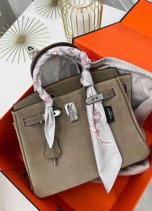Birkin 30 элегантная замшевая сумка в классическом бежевом цвете.