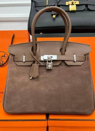 Birkin 30 элегантная замшевая сумка в классическом бежевом цвете.