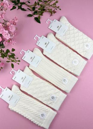 Жіночі високі молочні зимові кашемірові термо шкарпетки з візерунками корона 36-41р.
без махри