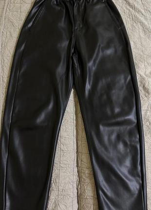 Кожаные брюки zara