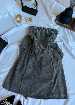 Чарівна блискуча сукня з бантом до новорічних свят