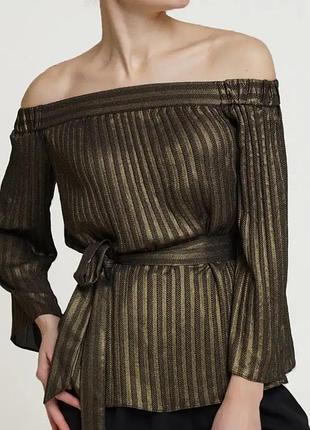 Брендовая блузка "karen millen" с открытыми плечами. размер uk10/eur38.