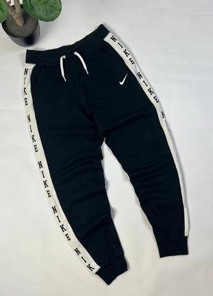 Спортивные штаны nike