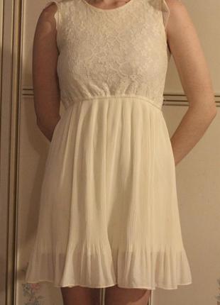Белое летнее платье
