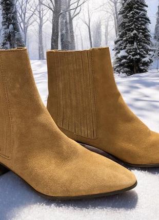 Замшевые сапожки zara