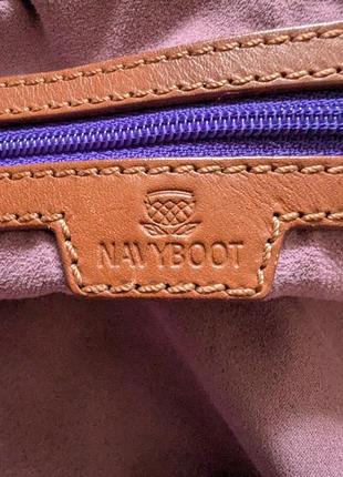 Черная кожаная сумка через плечо navyboot с цепочной ручкой10 фото