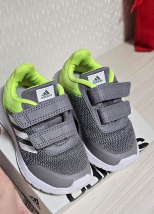 Кроссовки adidas