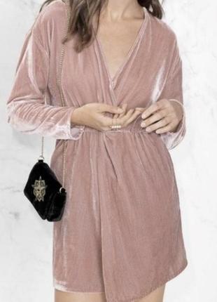 Пудрова бархатна коротка сукня