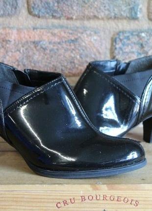 Clarks пола сапожки туфли осенние весенние черные лаковые качественные