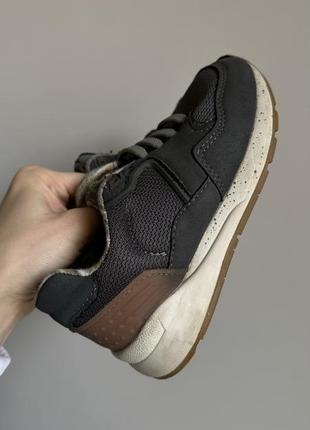 Кроссовки zara