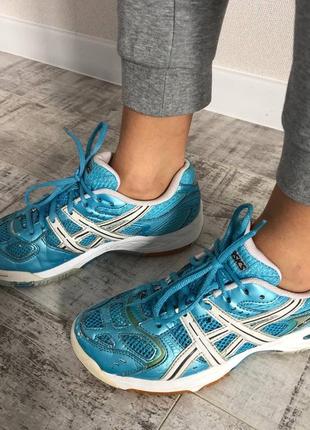 Кроссовки спорт asics