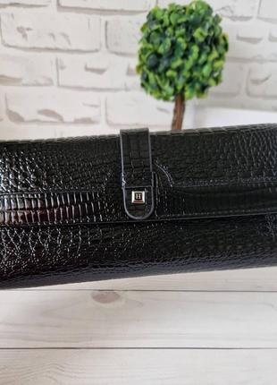 Жіночий шкіряний чорний гаманець