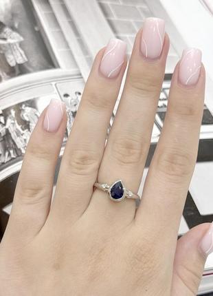 Кольцо серебро с сапфиром 1.757ct, фианитами (17см)