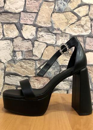 Босоножки новые на платформе, высокие каблуки