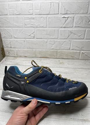 Крутые трекинговые  кроссовки salewa gtx gore-tex