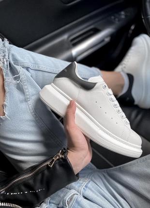 Жіночі кросівки alexander mcqueen classic white