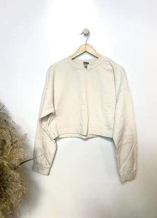 Укороченный свитшот от h&m в бежевом цвете на флисе размер м стана очень хорош- имеет декоративные заклепки